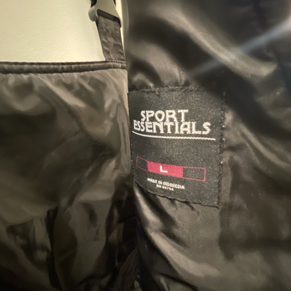 ‘SPORTS ESSENTIALS’ SNOW JUMPSUIT Size L - Picture 3 of 6